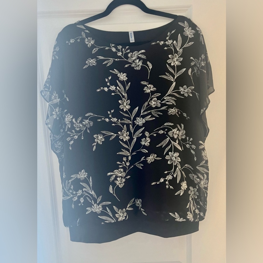 Flowy Lightweight Blouse 🤍